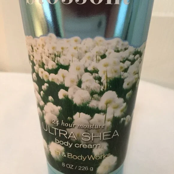 Bath and Body Works - Cotton Blossom Ultra Shea Body Cream 8 fl oz Discontinued